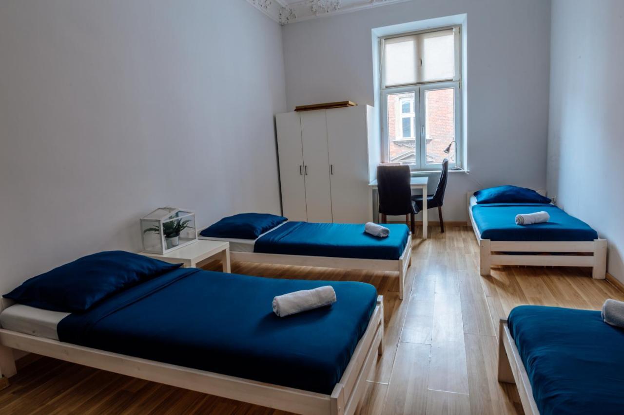 T&T Hostel & Apartments Красков Екстериор снимка