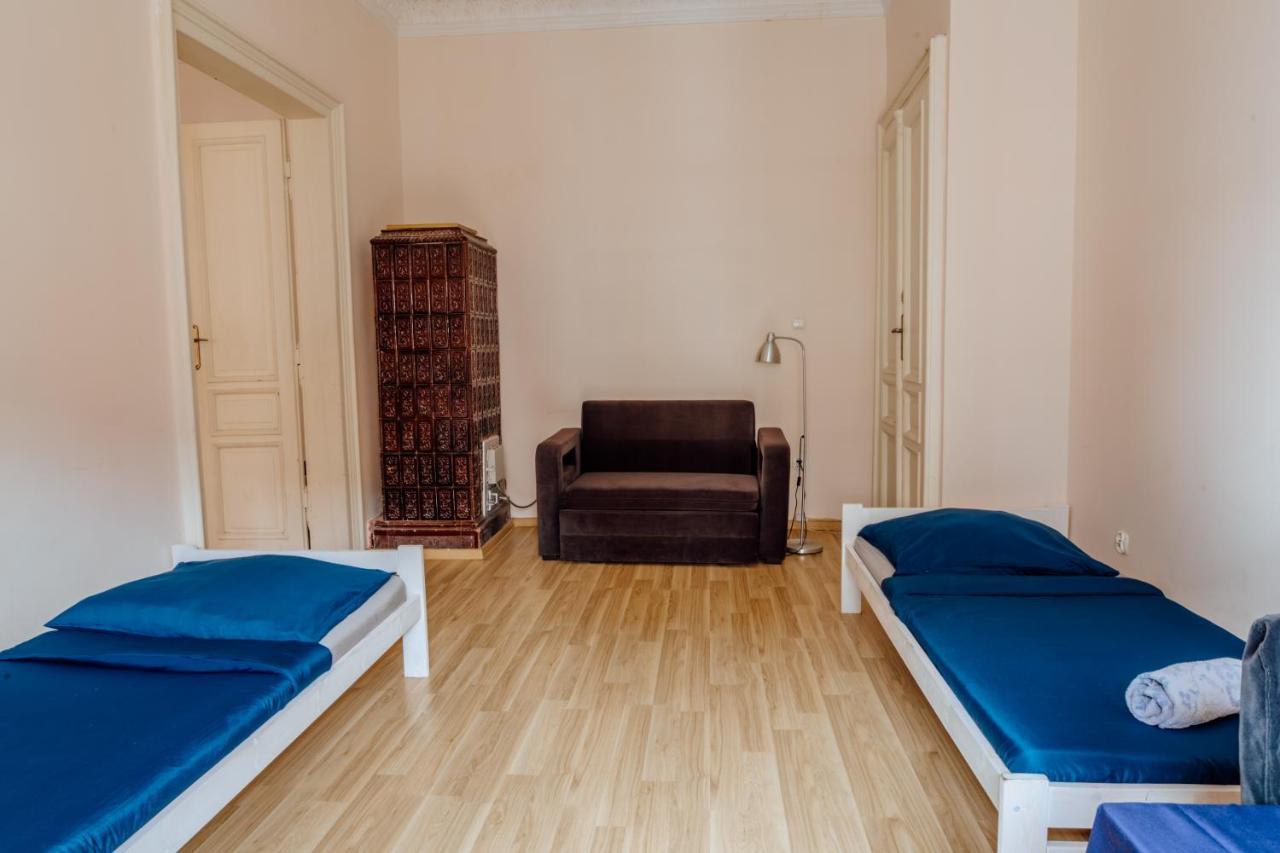 T&T Hostel & Apartments Красков Екстериор снимка