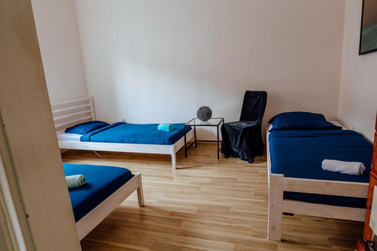 T&T Hostel & Apartments Красков Екстериор снимка