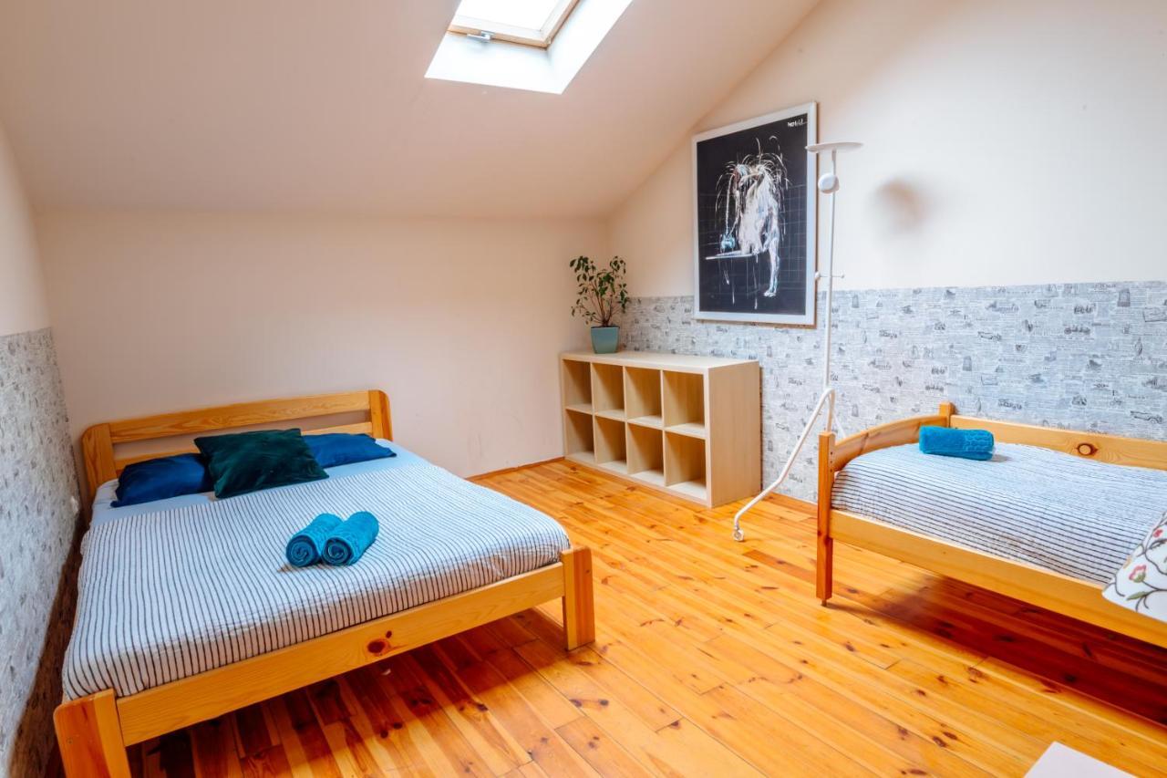 T&T Hostel & Apartments Красков Екстериор снимка