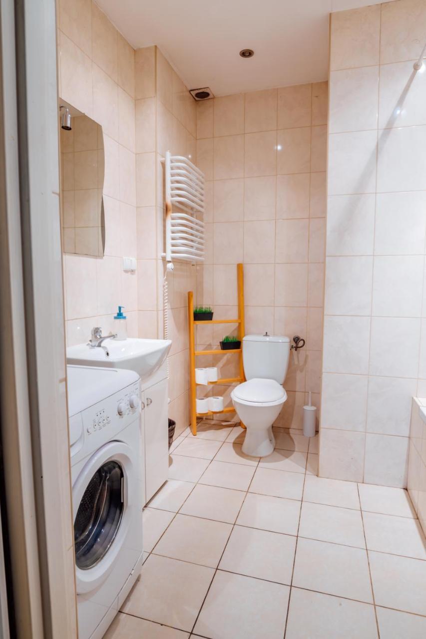T&T Hostel & Apartments Красков Екстериор снимка