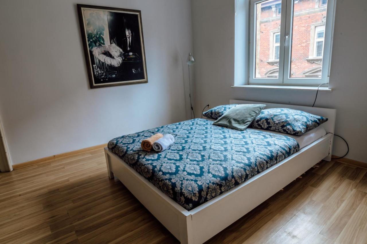 T&T Hostel & Apartments Красков Екстериор снимка