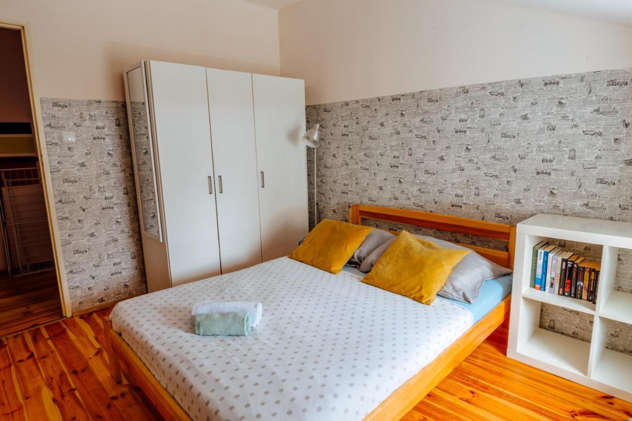 T&T Hostel & Apartments Красков Екстериор снимка